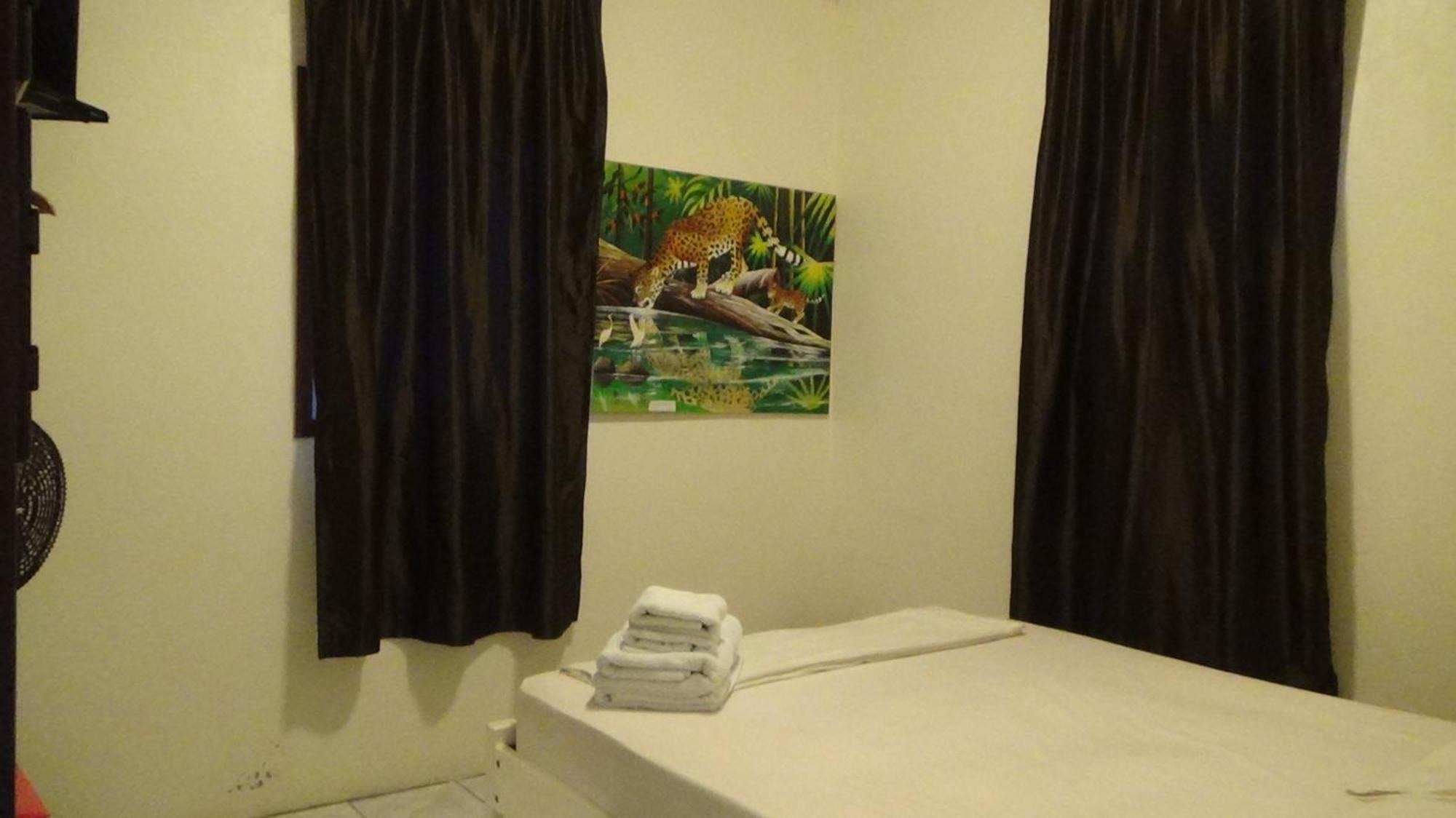 Hacienda Tropical Guest House Belmopán Habitación foto